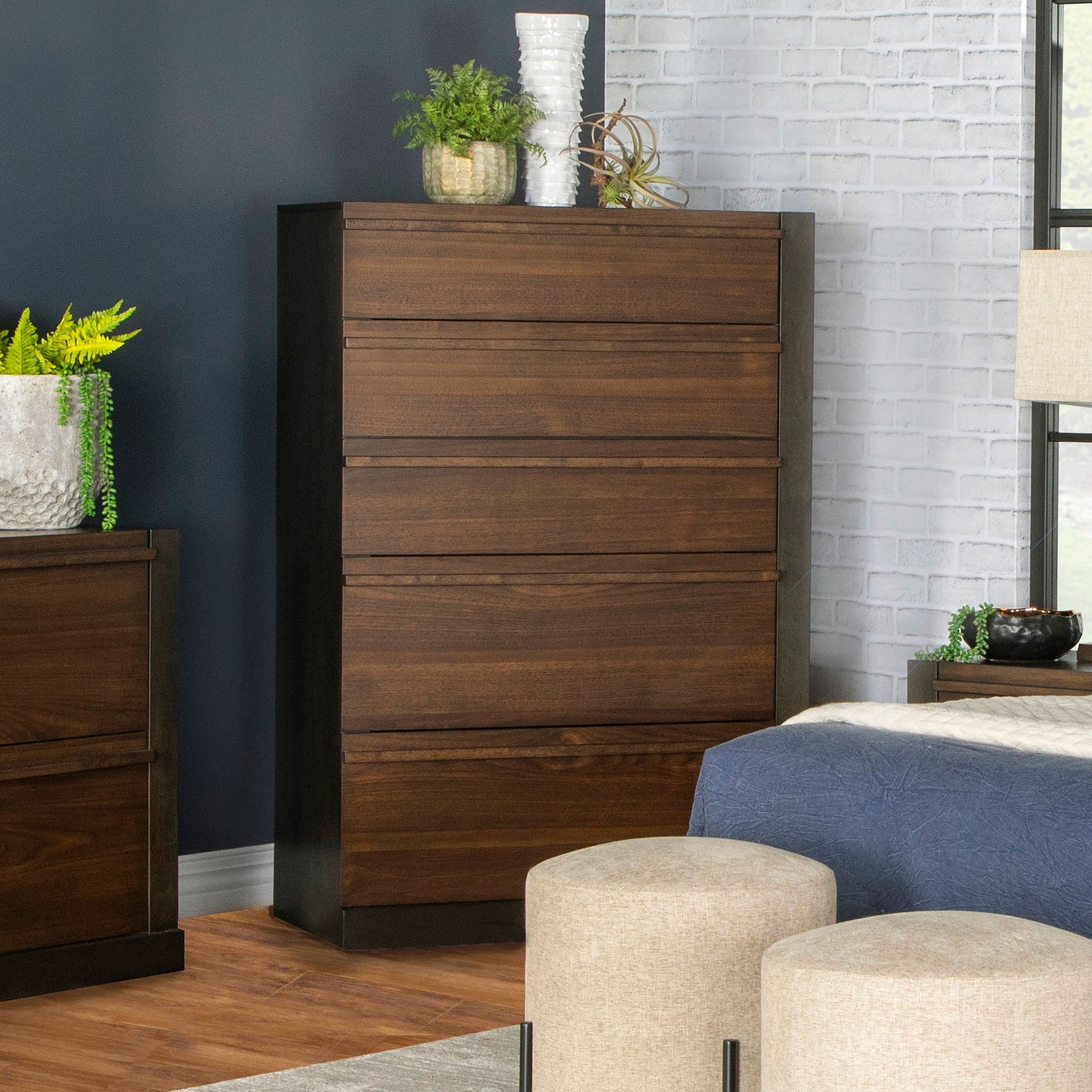 Azalia 5-drawer Chest Black and Walnut