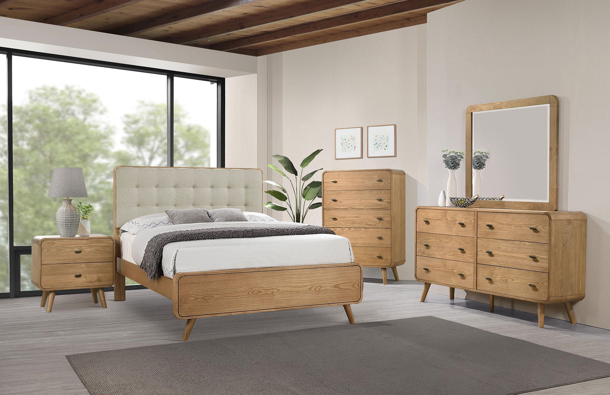 Robyn  California King Bedroom Set Dark Walnut
